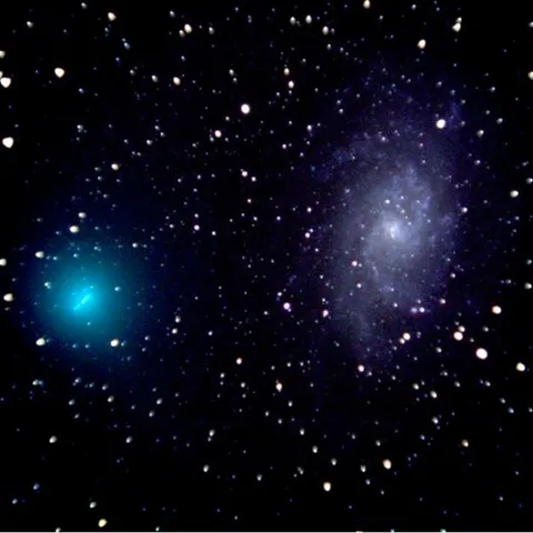 Cometa y Galaxia del Triángulo — Emilio Hidalgo