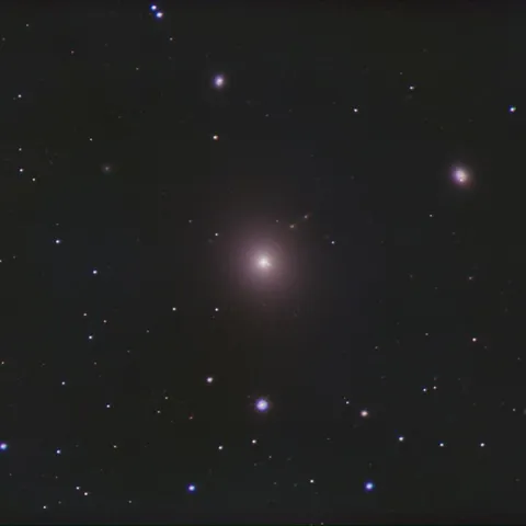 Galaxia elíptica (M87) — Emilio Hidalgo