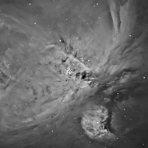 M42. 10 imágenes de 5 min en H-alfa — Emilio Hidalgo