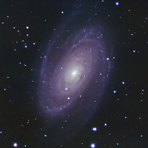 M81. RGB (7 imágenes/canal de 15 min) — Emilio Hidalgo