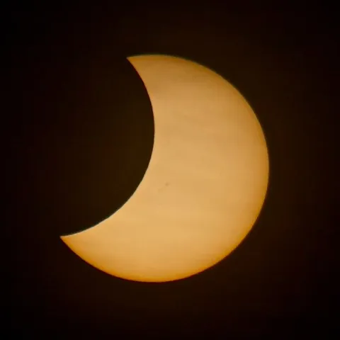Eclipse parcial de Sol — Javier Salido