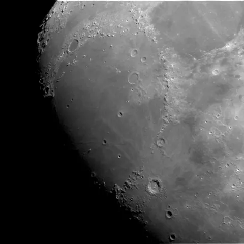 La Luna — Javier Salido