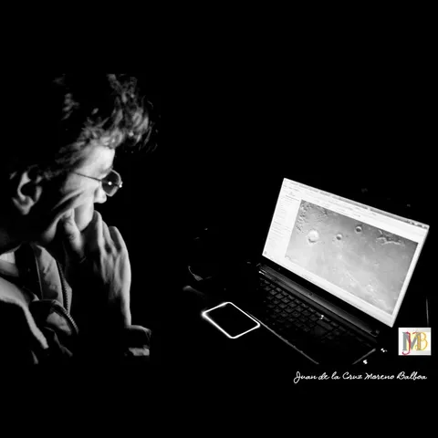 Blas Blanco en una actividad de captura de una región lunar durante la I Jornada de iniciación a la fotografía planetaria — Juan de la Cruz Moreno Balboa