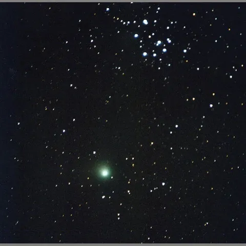 Cometa 2004Q22. A — Varios autores